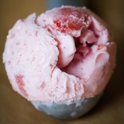 Yorvale Strawberry Sensation Ice Cream 2 Litre